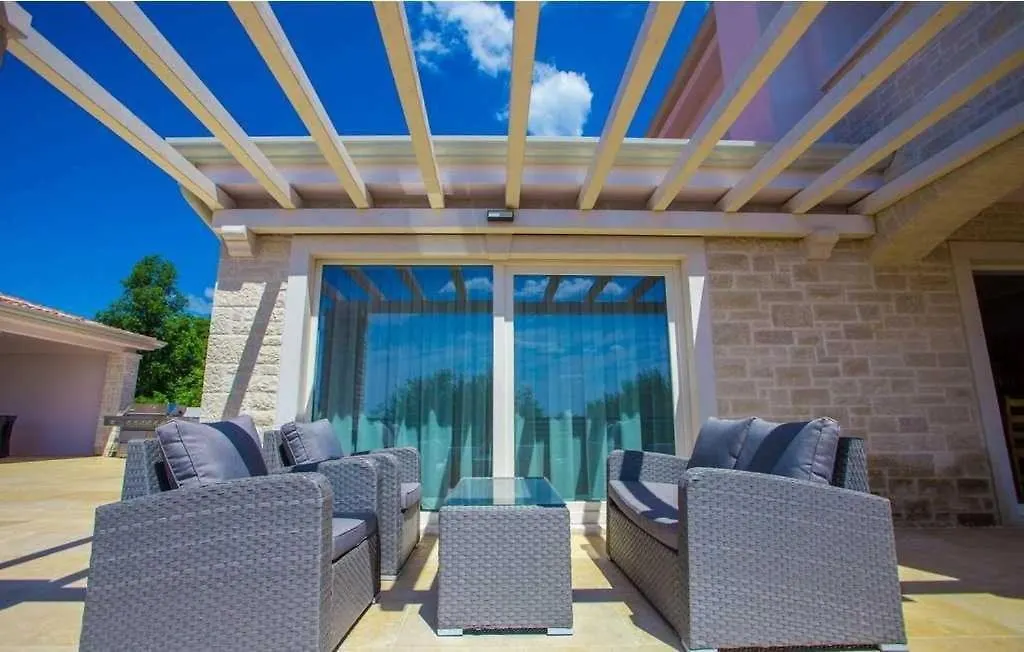 Villa Nikolas By Aneo Travel Kastelir